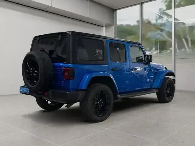 Gebraucht Jeep Wrangler Unlimited Sahara 381 PS (280 kW) 2022 Blau SUV