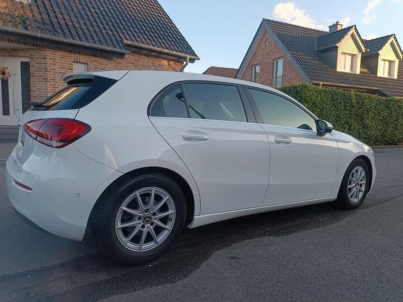 Usata Mercedes A200 163 CV (119 kW) 2018 Bianco Berlina