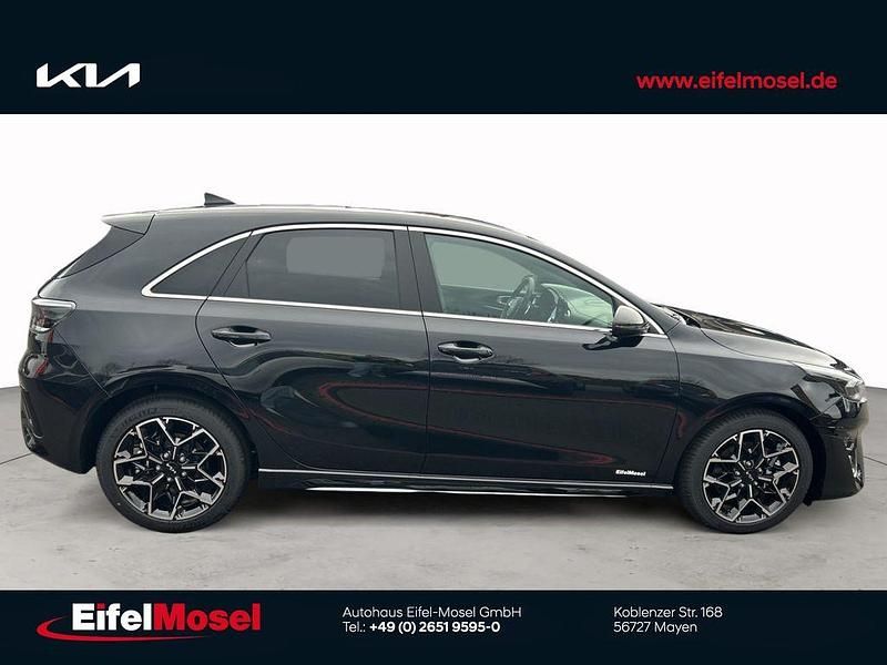 Neu Kia Ceed GT GT-Line 140 PS (102 kW) 2025 Schwarz Limousine