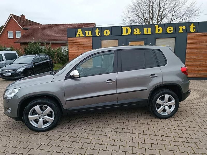 Grau Gebraucht 2009 VW Tiguan SUV | 8.500 € (Fairer Preis) - Bild 1/4