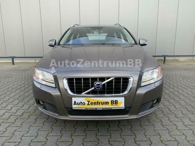 Gebraucht Volvo V70 Summum 185 PS (136 kW) 2009 Grau metallic Kombi