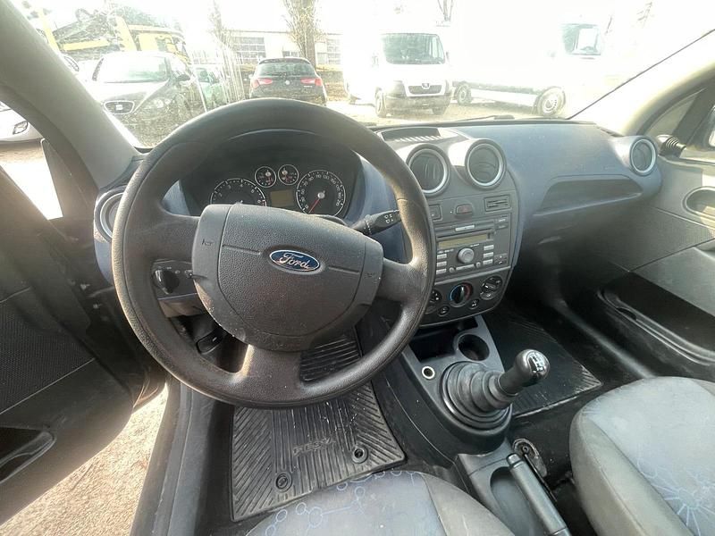 Second-hand Ford Fiesta 2007 Negru Hatchback