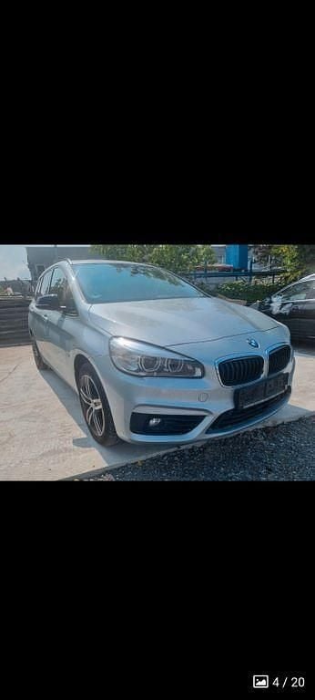 Silber Gebraucht 2016 BMW 218 Gran Tourer Sport Line Van / Kleinbus | 9.900 € (Superpreis) - Bild 1/4