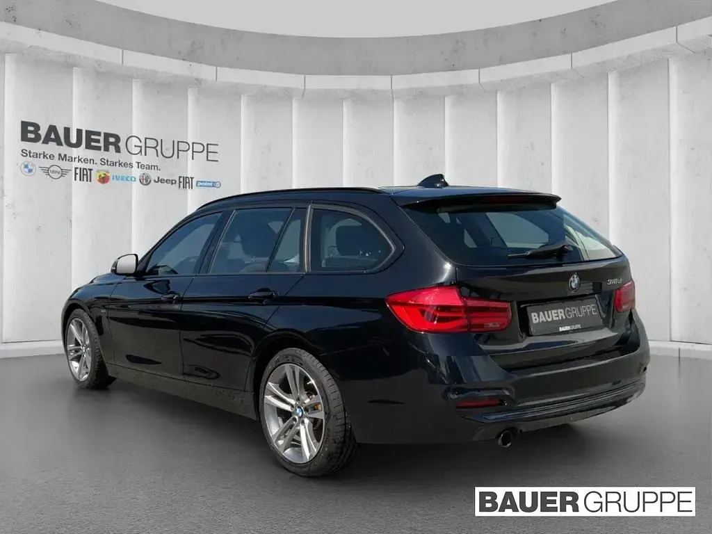 Gebraucht BMW 318 Sport Line 150 PS (110 kW) 2018 Schwarz Kombi