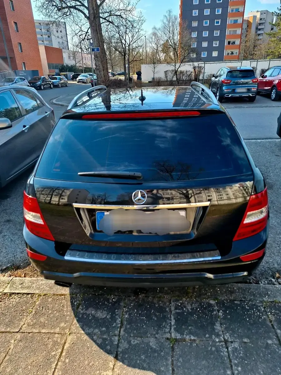 Gebraucht Mercedes C250 205 PS (150 kW) 2012 Schwarz Kombi