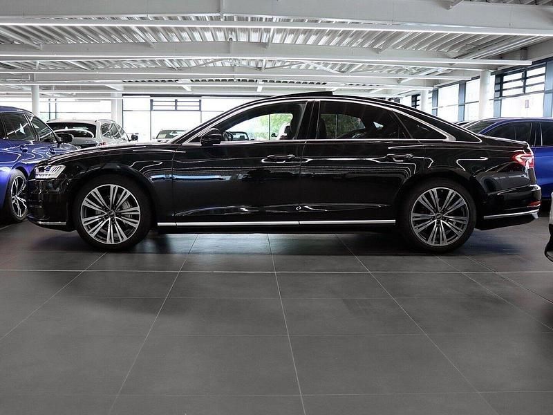 Gebraucht Audi A8 Ambiente 286 PS (210 kW) 2022 Mythosschwarz metallic Limousine