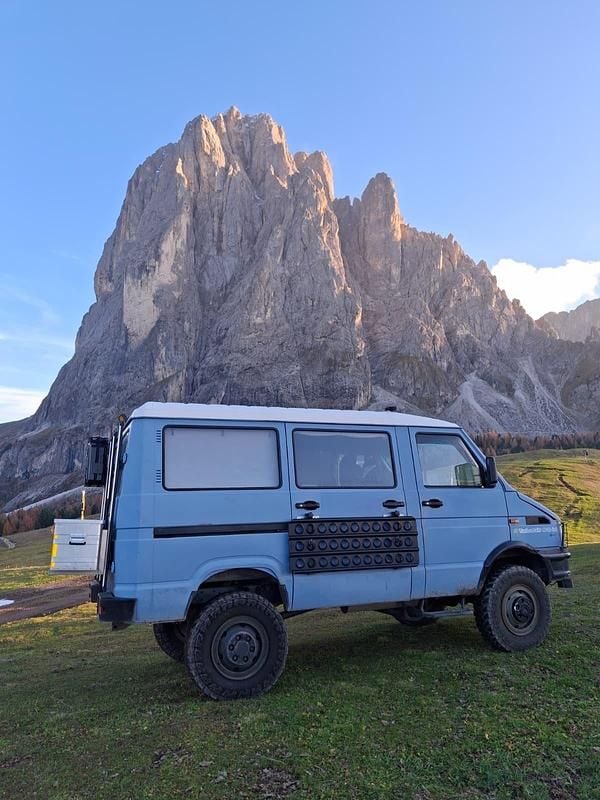 Second-hand Iveco Daily 103 CP (75 kW) 1996 Albastru Monovolum