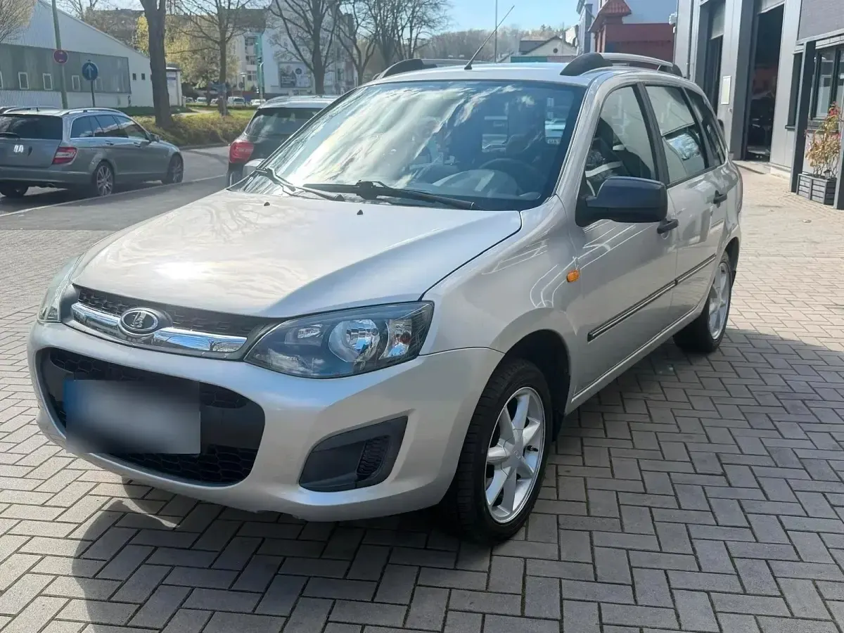 Gebraucht Lada Kalina 89 PS (65 kW) 2016 Silber Kombi