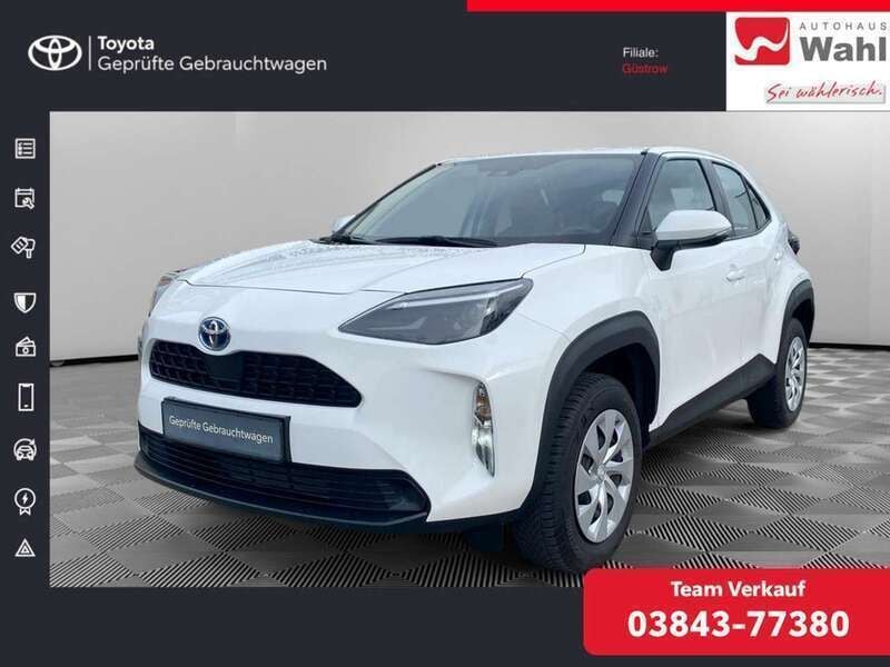 Schneeweiss Gebraucht 2022 Toyota Yaris Cross Basis SUV | 22.900 € (Fairer Preis) - Bild 1/4