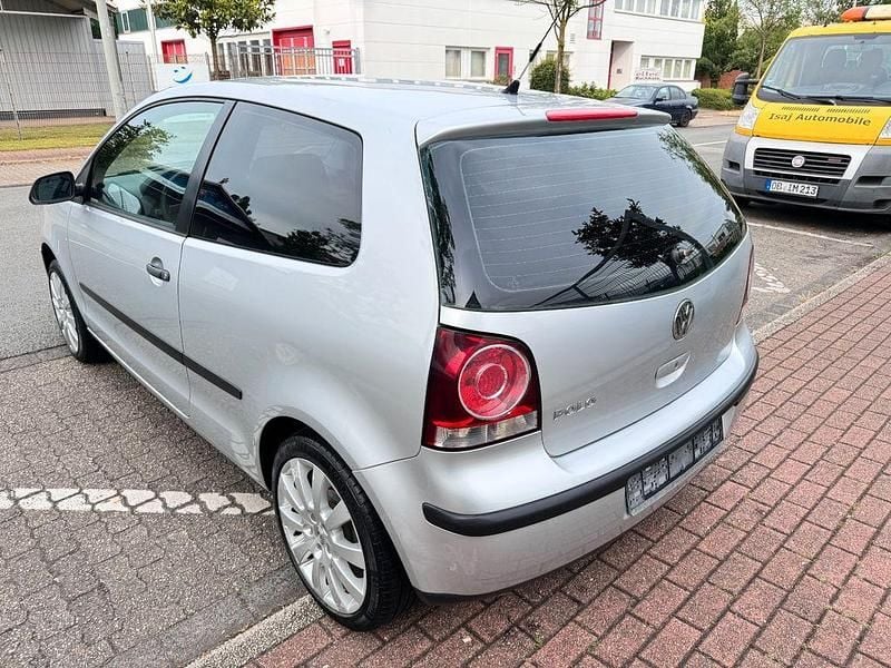 Używany VW Polo 54 KM (39 kW) 2005 Srebrny Sedan/Limuzyna