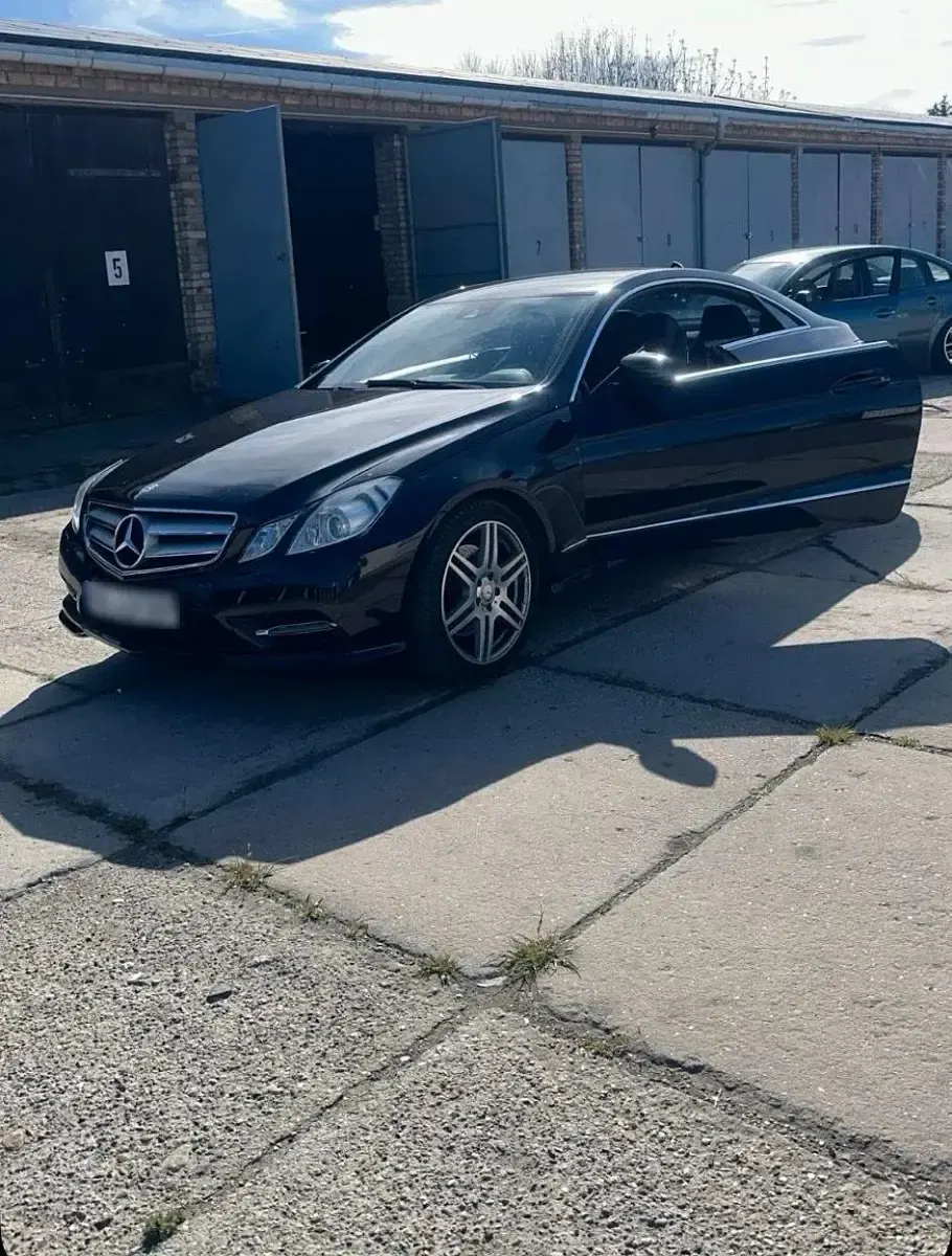 Gebraucht Mercedes E350 306 PS (225 kW) 2013 Schwarz Coupé