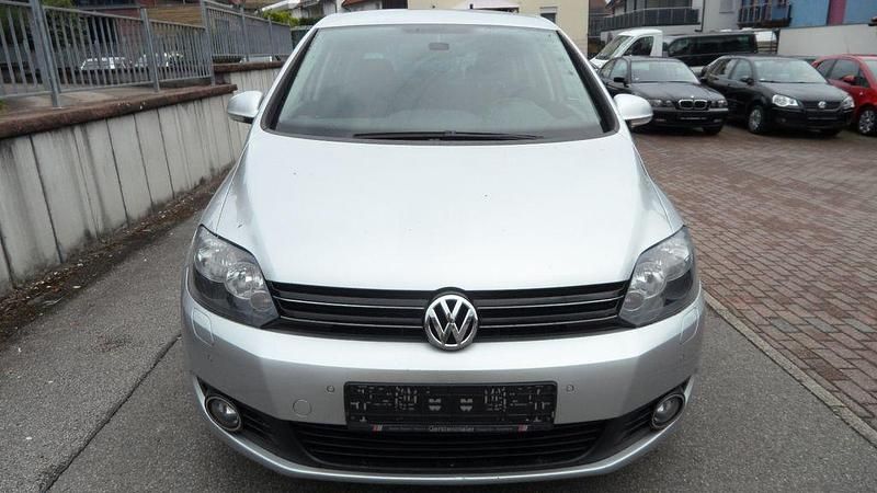 Silber Gebraucht 2012 VW Golf VII Team Limousine | 4.499 € - Bild 1/4