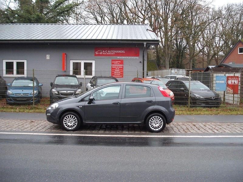 Grau Gebraucht 2016 Fiat Punto Mystyle Kleinwagen | 4.999 € (Fairer Preis) - Bild 1/4