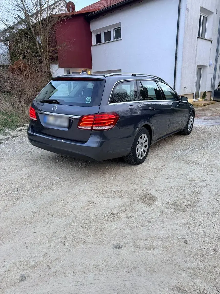 Gebraucht Mercedes E250 Elegance 211 PS (155 kW) 2014 Grau Kombi