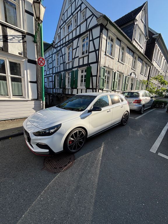 Weiß Gebraucht 2019 Hyundai i30 N Performance Limousine | 20.990 € (Guter Preis) - Bild 1/4
