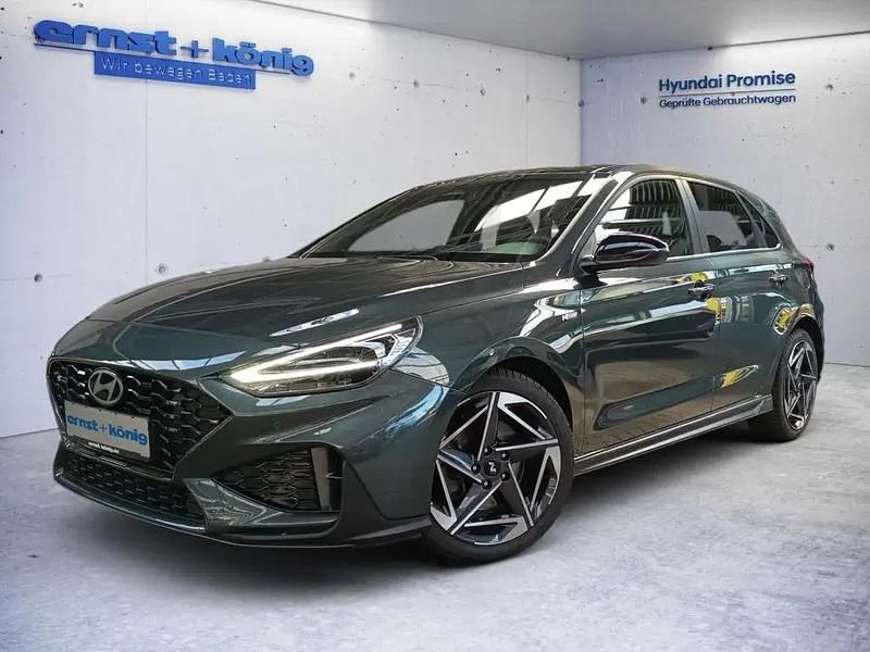 Grün Gebraucht 2024 Hyundai i30 N Line Limousine | 26.990 € (Fairer Preis) - Bild 1/4
