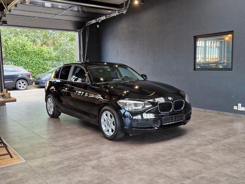 Schwarz Gebraucht 2015 BMW 116 Advantage Kleinwagen | 8.699 € (Etwas zu teuer) - Bild 1/3
