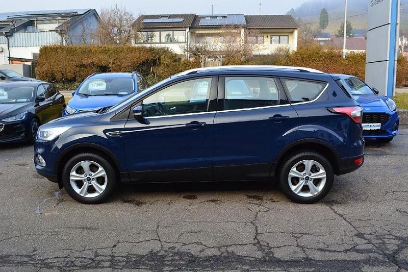 Gebraucht Ford Kuga Titanium 150 PS (110 kW) 2018 Blau SUV