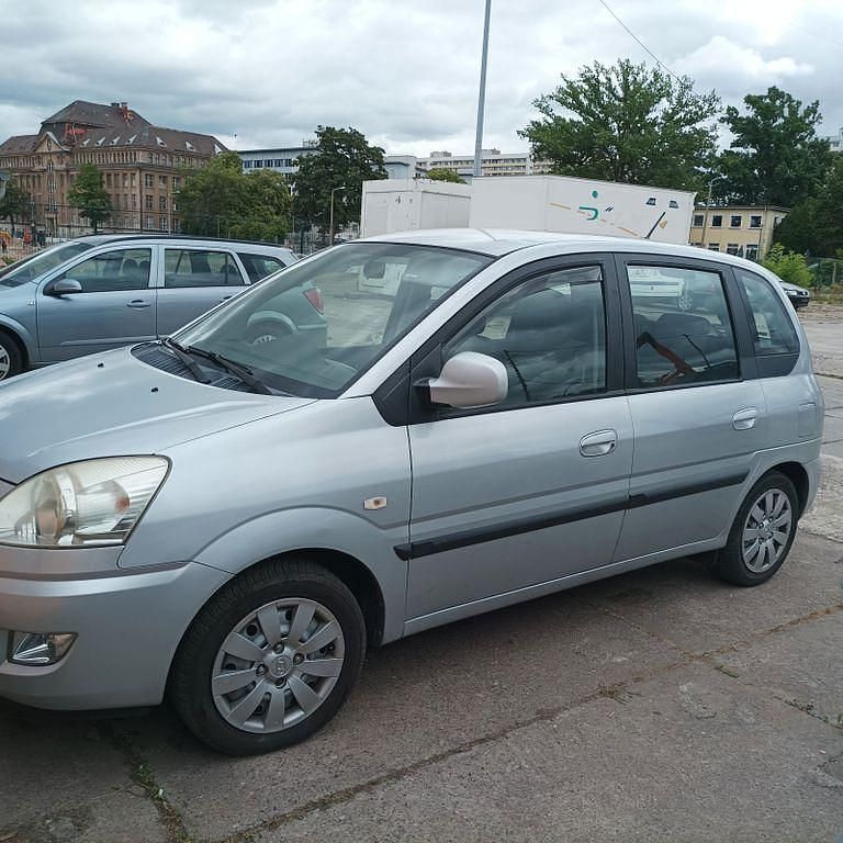 Gebraucht Hyundai Matrix Classic 103 PS (75 kW) 2009 Silber Van / Kleinbus