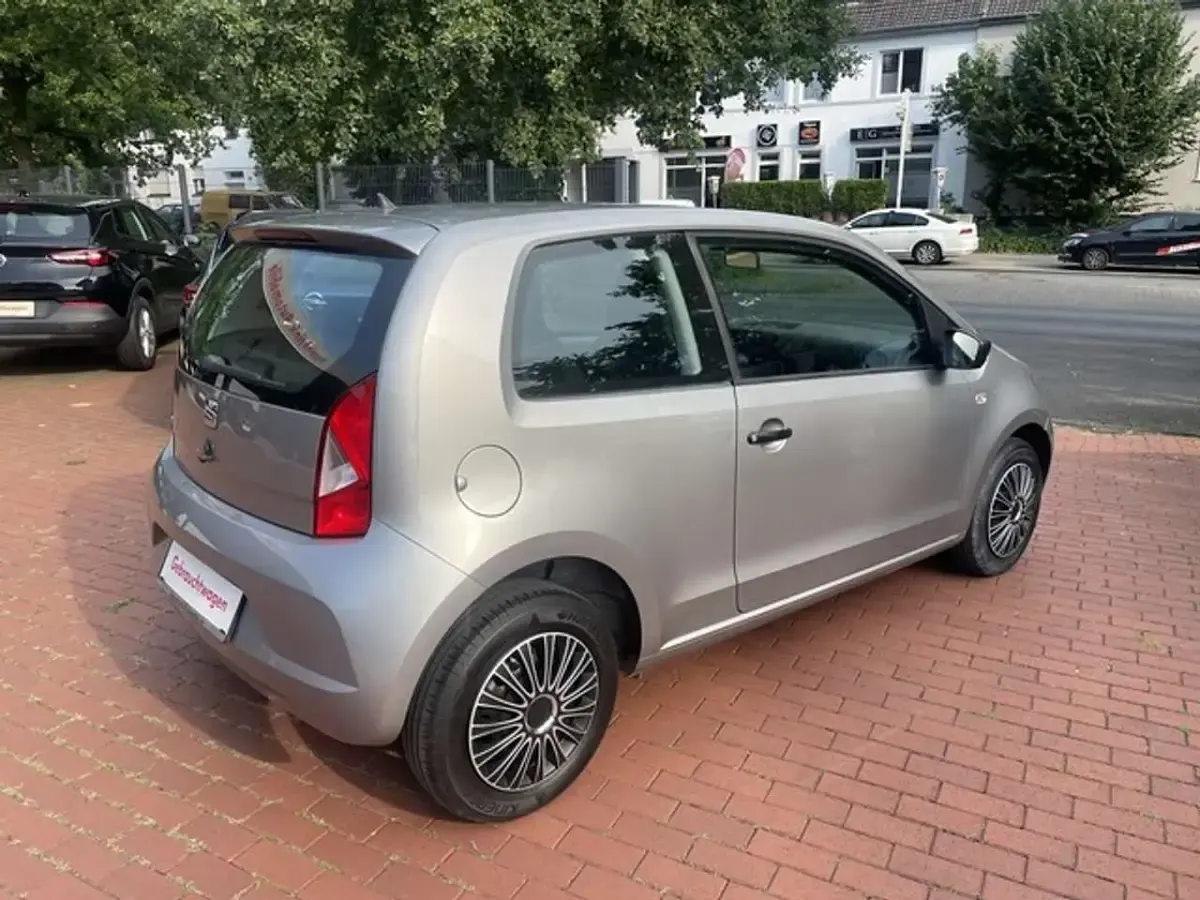 Używany Seat Mii Reference 60 KM (44 kW) 2017 Srebrny Hatchback