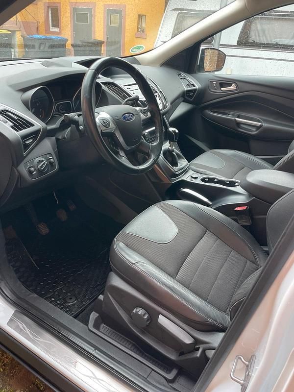 Gebraucht Ford Kuga 150 PS (110 kW) 2014 Weiß SUV