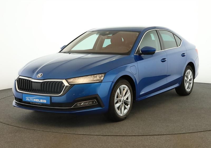 Raceblau metallic Gebraucht 2022 Skoda Octavia Style SUV | 22.880 € (Superpreis) - Bild 1/4