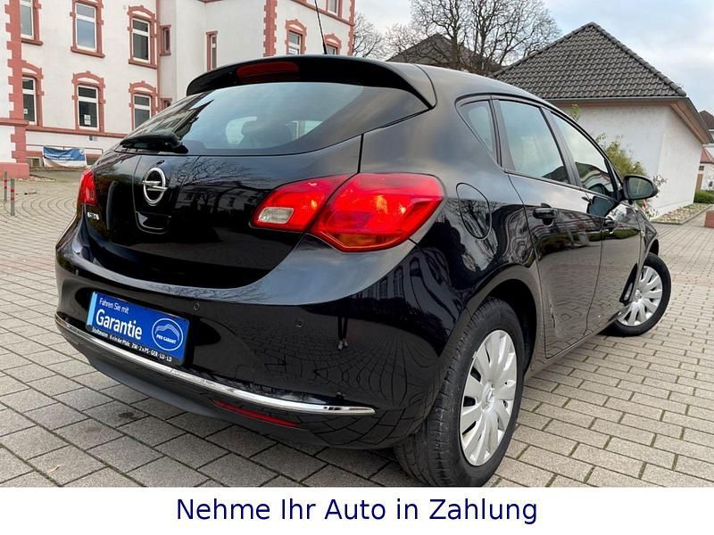 Gebraucht Opel Astra 116 PS (85 kW) 2014 Schwarz Limousine