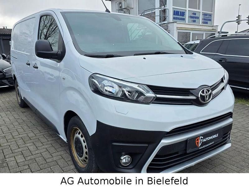 Gebraucht Toyota Proace 120 PS (88 kW) 2022 Weiß Van / Kleinbus