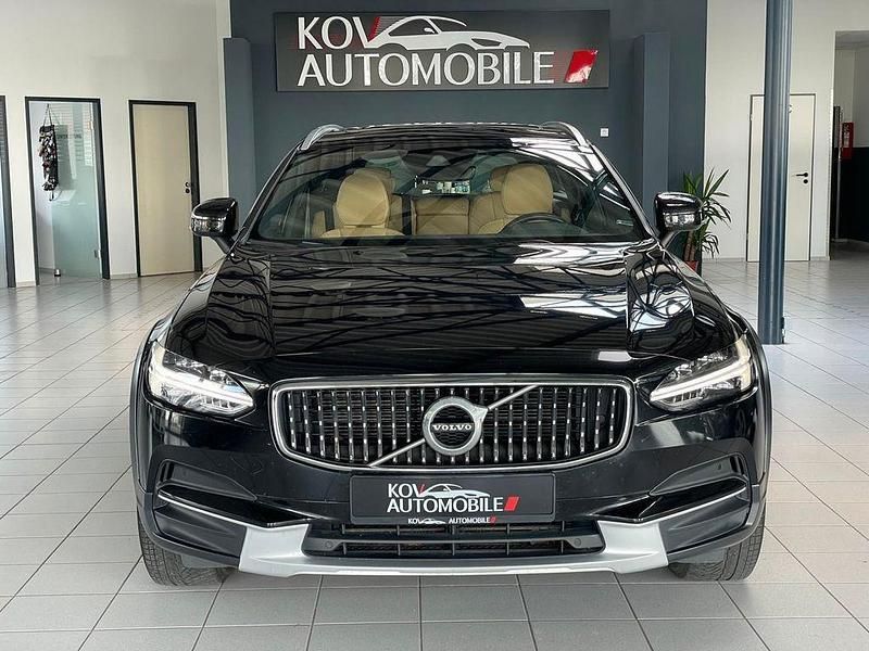 Schwarz Gebraucht 2018 Volvo V90 CC Kombi | 19.900 € (Fairer Preis) - Bild 1/4