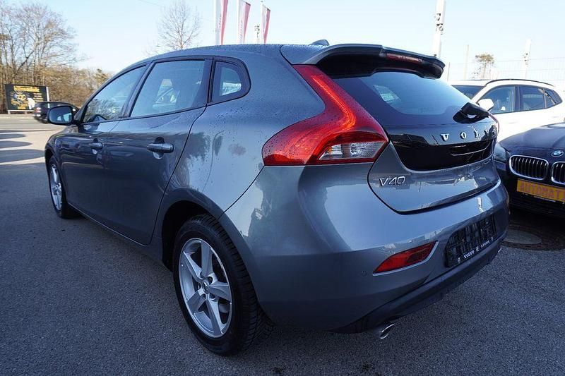Gebraucht Volvo V40 150 PS (110 kW) 2019 Grau Limousine