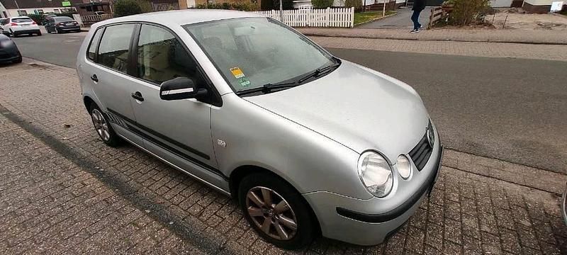 Gebraucht VW Polo 60 PS (44 kW) 2002 Silber Kleinwagen