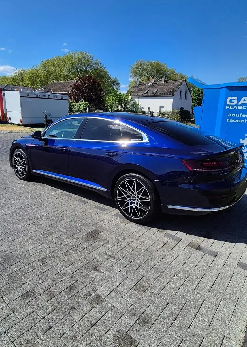 Gebraucht VW Arteon Edition 150 PS (110 kW) 2018 Blau Kleinwagen
