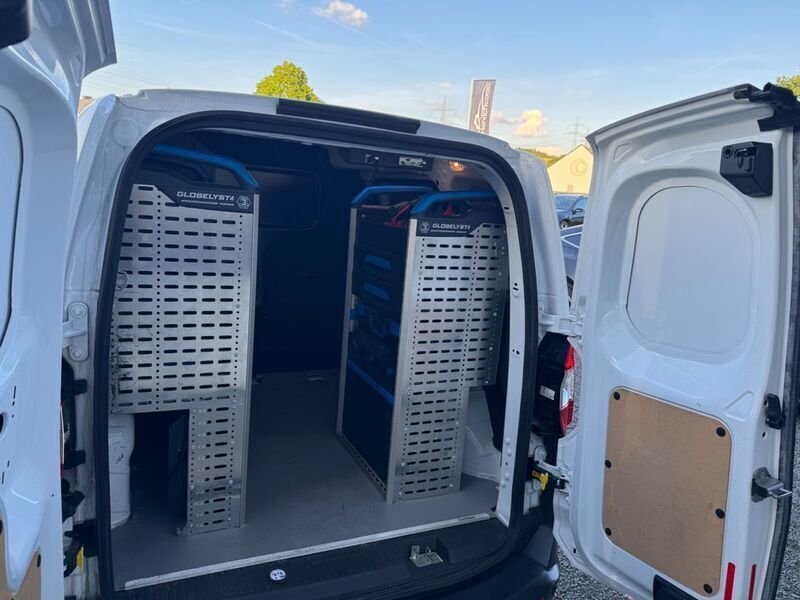 Gebraucht Ford Transit 101 PS (74 kW) 2020 Weiß Van / Kleinbus