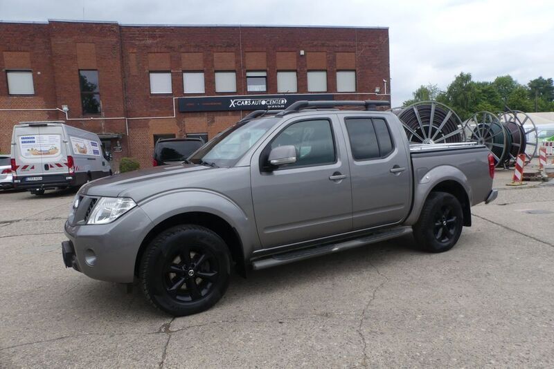 Grau Gebraucht 2015 Nissan Navara Platinum Abholung | 16.950 € (Etwas zu teuer) - Bild 1/4