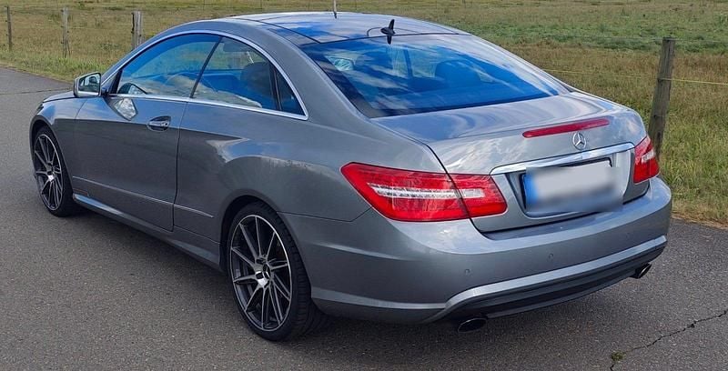 Gebraucht Mercedes E350 AMG line 320 PS (235 kW) 2012 Silber Coupé