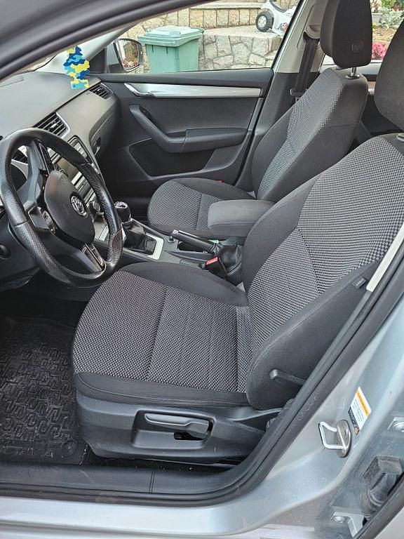 Gebraucht Skoda Octavia Ambition 110 PS (80 kW) 2016 Silber Kombi