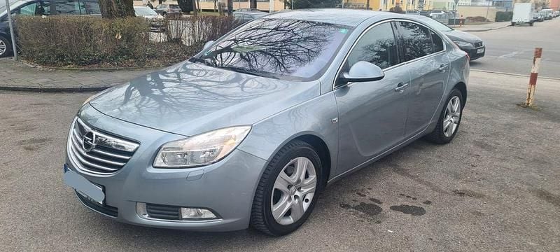 Gebraucht Opel Insignia 131 PS (96 kW) 2011 Silber Limousine