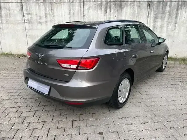 Używany Seat Leon ST Reference 86 KM (63 kW) 2016 Szary Kombi