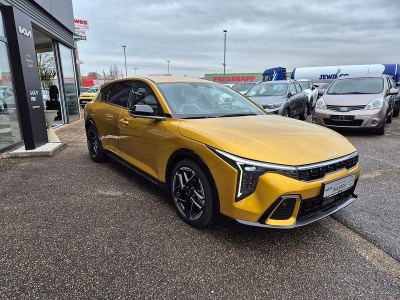 Neu Kia K4 GT-Line 179 PS (131 kW) 2025 Gelb Limousine