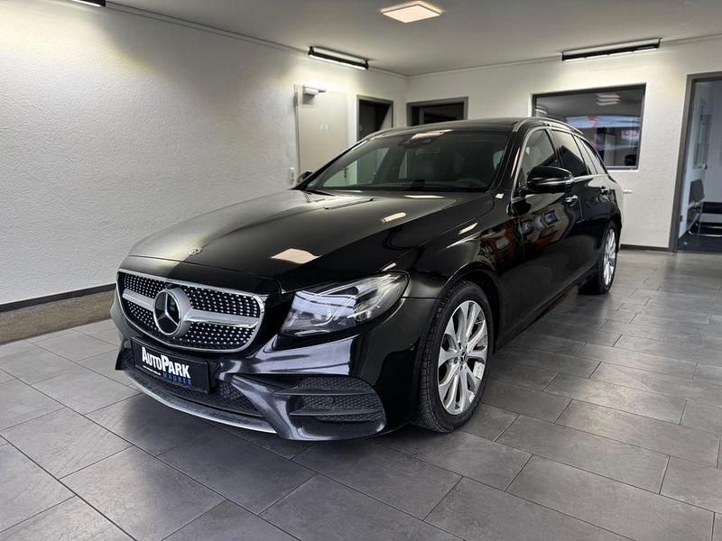 Gebraucht Mercedes E350 AMG 258 PS (189 kW) 2018 Schwarz Limousine