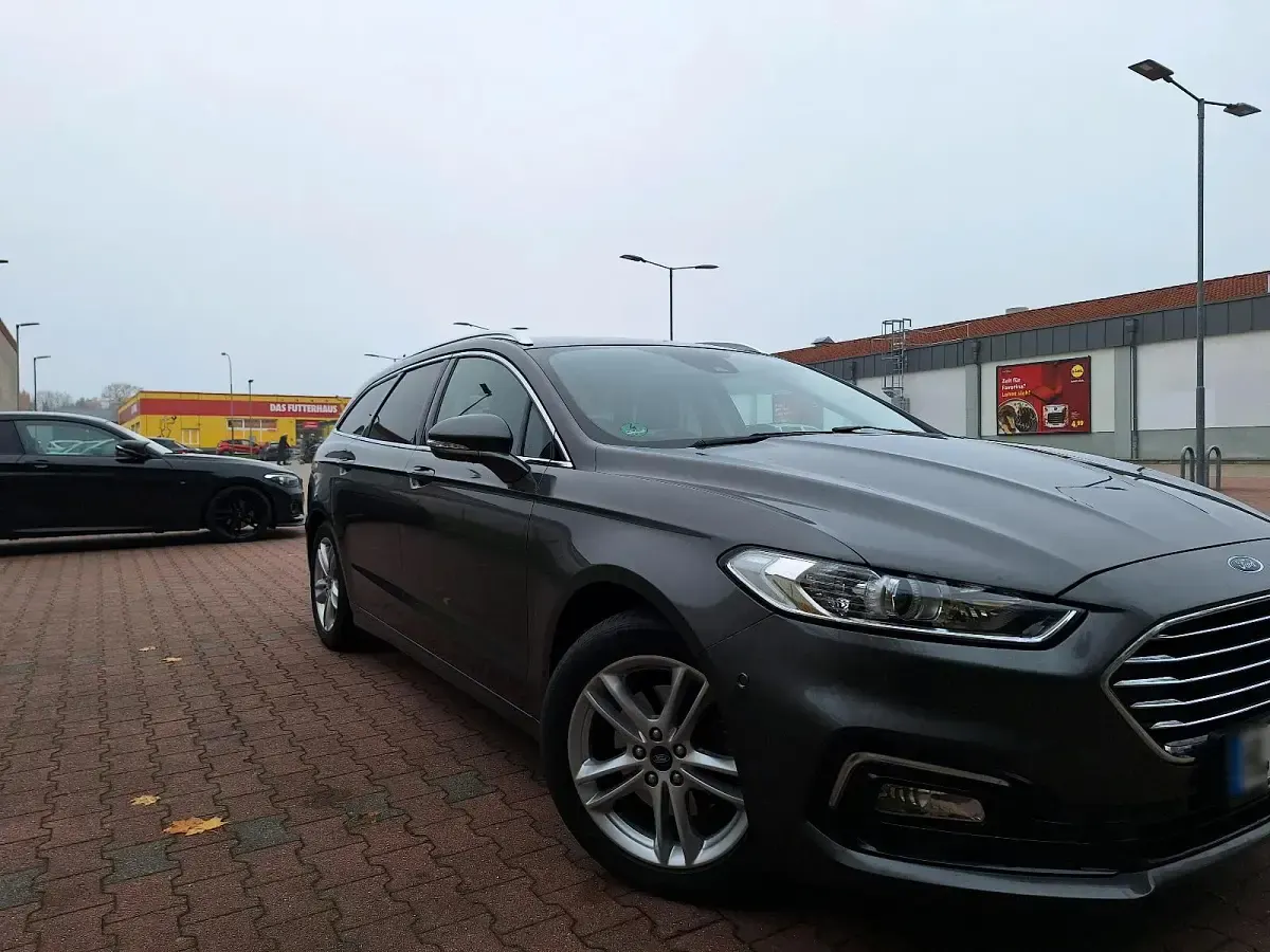 Gebraucht Ford Mondeo Titanium 165 PS (121 kW) 2019 Grau Kombi