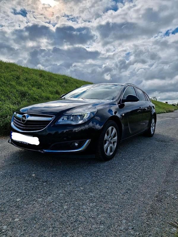 Schwarz Gebraucht 2016 Opel Insignia Kombi | 7.000 € (Superpreis) - Bild 1/4