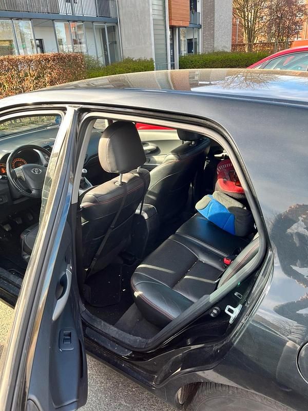 Gebraucht Toyota Auris 124 PS (91 kW) 2008 Schwarz Kleinwagen