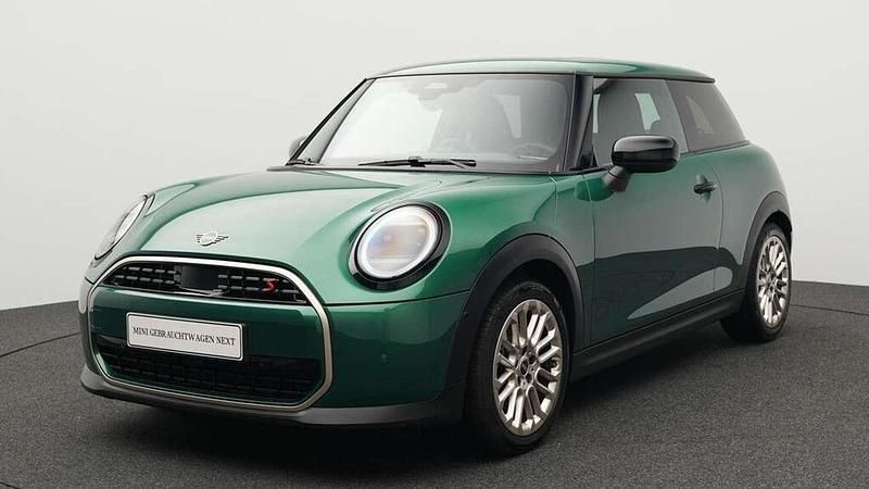 Grün Gebraucht 2024 Mini Cooper S Favoured Kleinwagen | 29.587 € (Superpreis) - Bild 1/4