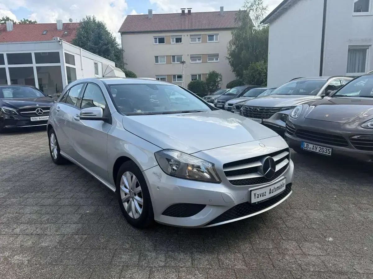 Gebraucht Mercedes A200 156 PS (114 kW) 2014 Polarsilber  metalliclack Kleinwagen