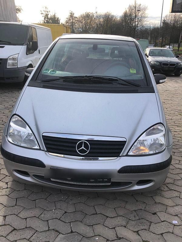 Silber Gebraucht 2003 Mercedes A140 Kombi | 700 € - Bild 1/4