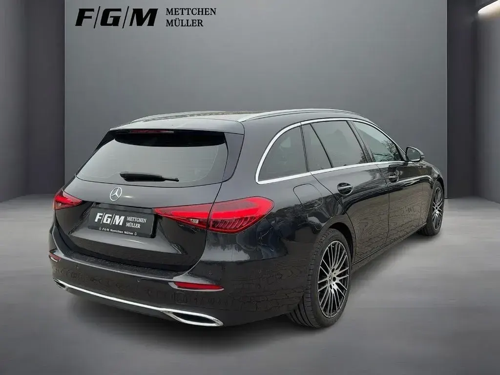Gebraucht Mercedes C300 Avantgarde 265 PS (194 kW) 2023 Lack graphitgrau Kombi