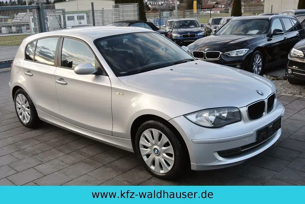 Usata BMW 116 122 CV (89 kW) 2009 Argento Utilitaria