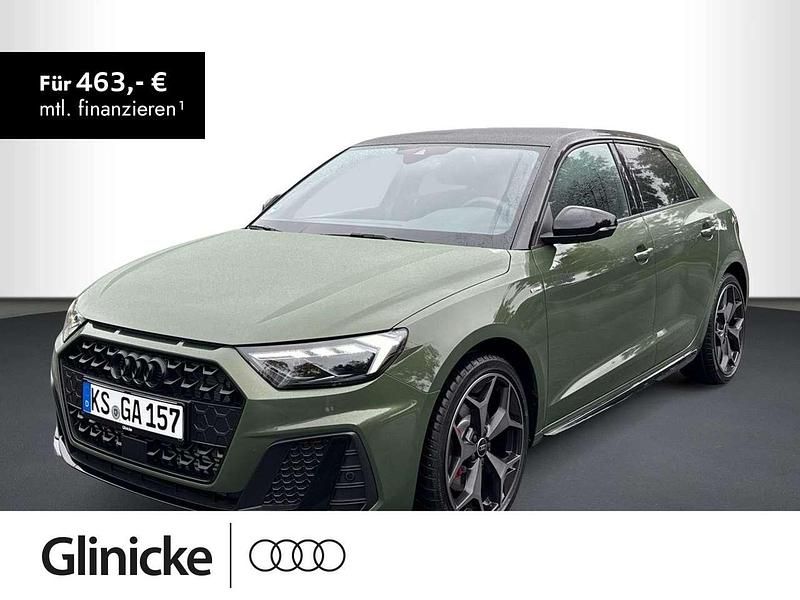 Distriktgrün metallic Gebraucht 2025 Audi A1 S-Line Kleinwagen | 36.270 € (Teuer) - Bild 1/3