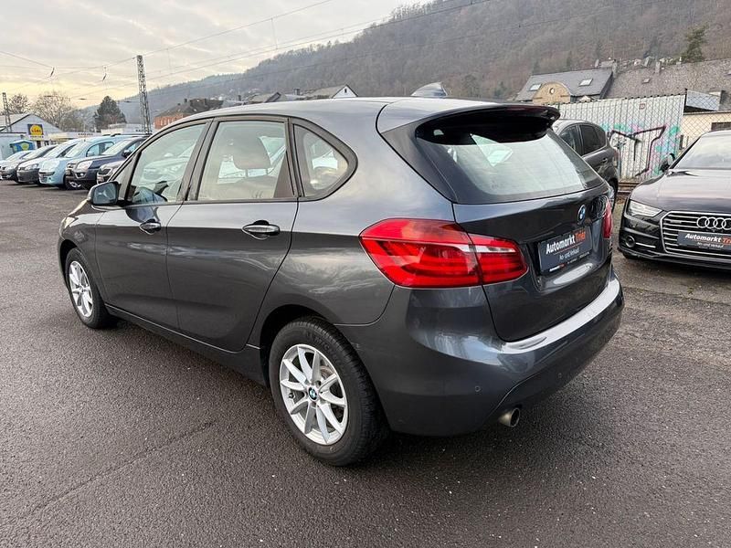 Gebraucht BMW 218 Advantage 136 PS (100 kW) 2016 Grau Kombi
